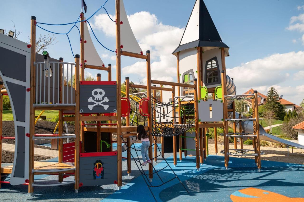 Kolping Family Resort Heviz Exterior photo